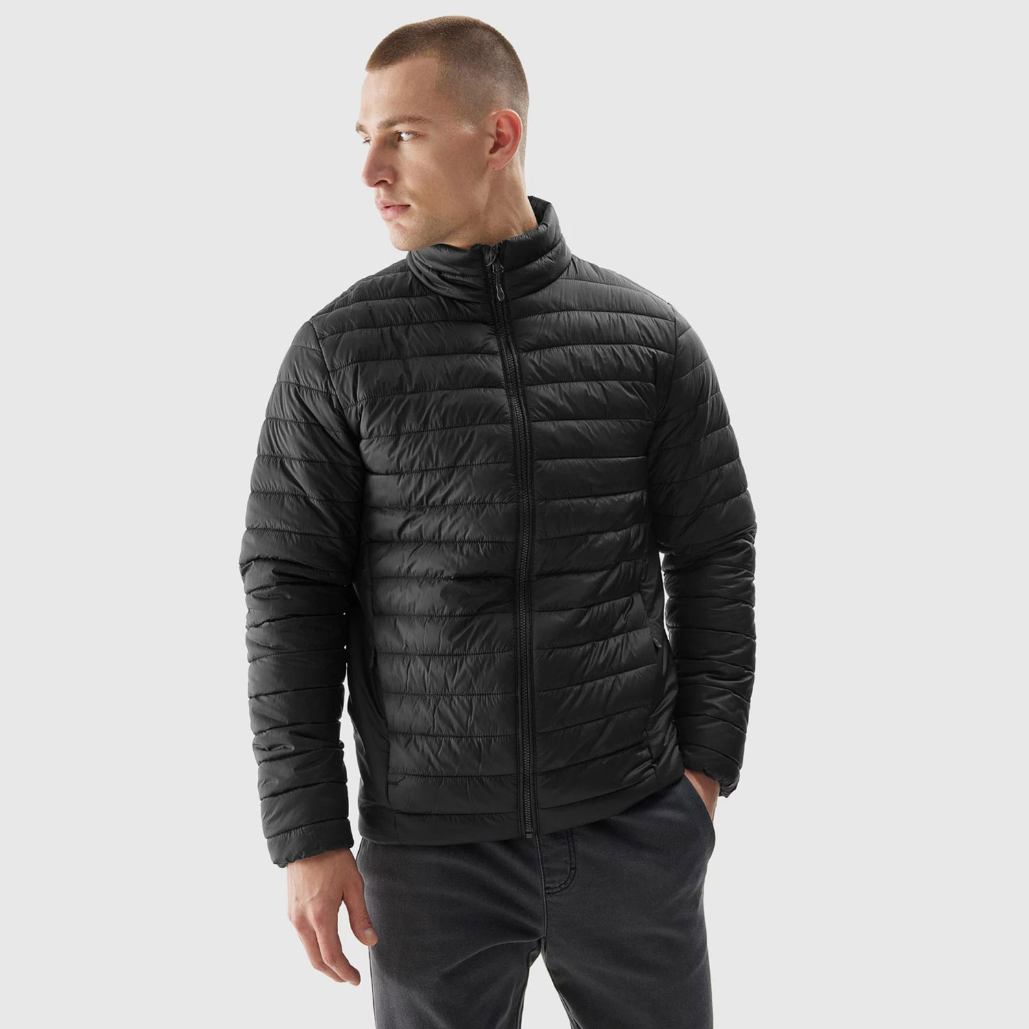 4F MEN'S DOWN JACKET WITH RECYCLED FILLING ΜΑΥΡΟ